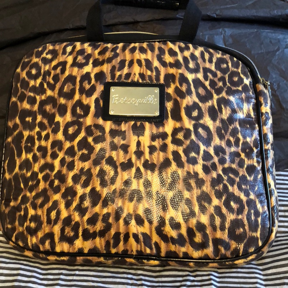 PRICE ⬇️ WEEKEND SPECIAL! Cheetah print laptop bag